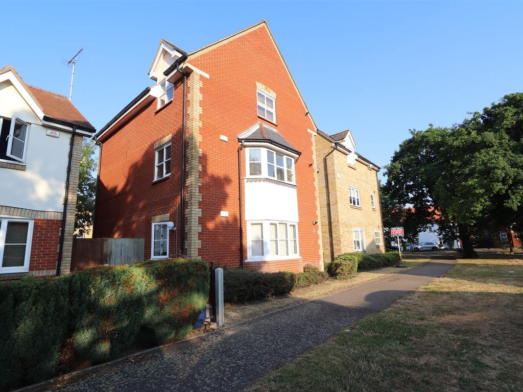 2 bed flat for sale in Bramble Tye, Noak Bridge, Basildon SS15 Zoopla