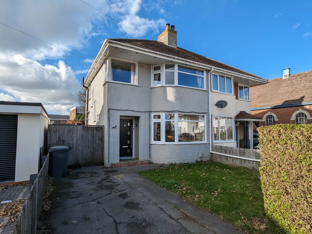 3 bed semidetached house for sale in Netherton Road, Gosport PO12, £