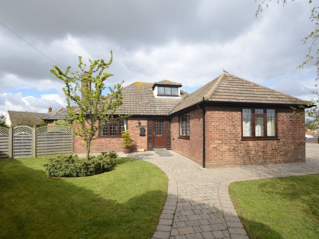 3 bed detached bungalow for sale in Rosemary Avenue, Old Felixstowe
