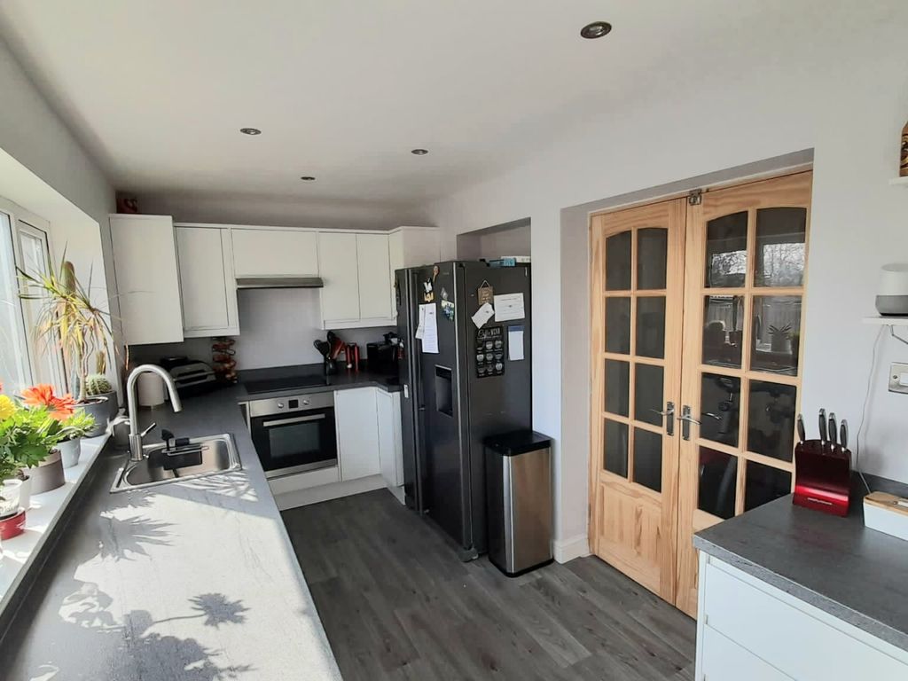 4 bed semidetached house for sale in Hollowgate, Barnburgh, Doncaster