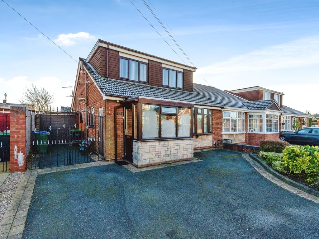 3 bed semidetached house for sale in Maple Leaf Road, Wednesbury WS10