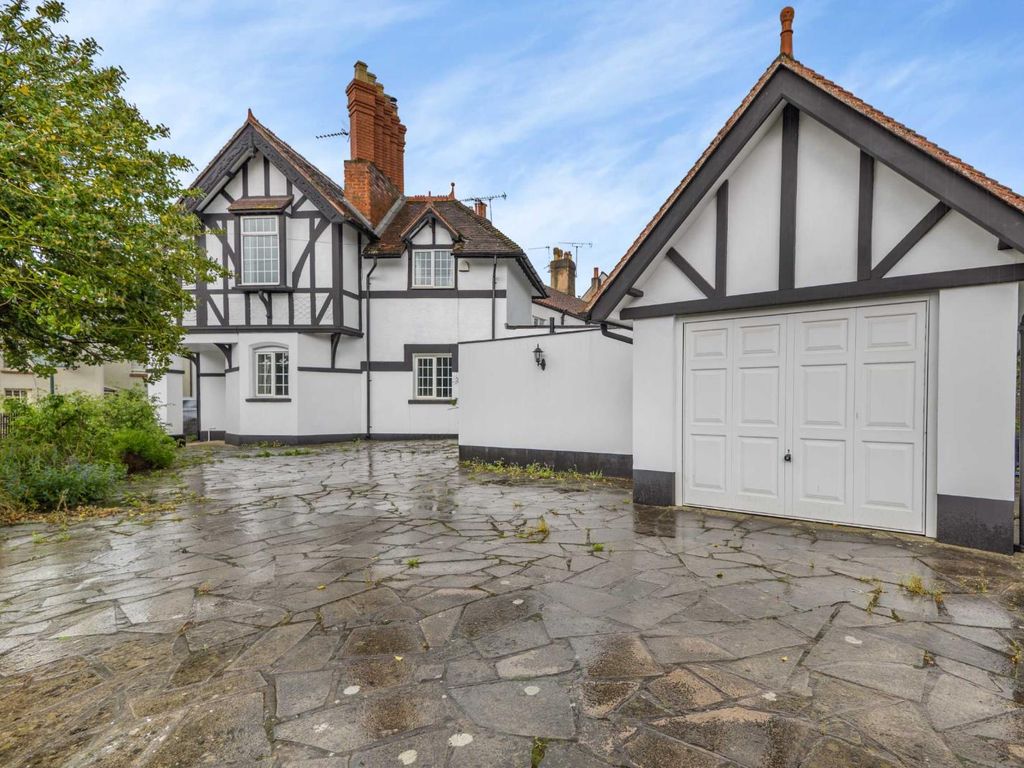 3 bed end terrace house for sale in Drybridge Street, Monmouth