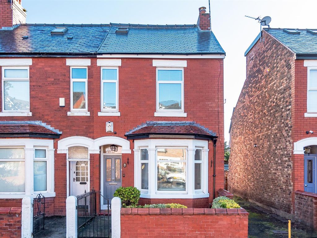 3 bed end terrace house for sale in Princes Road, Broadheath