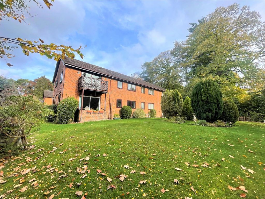 2 bed flat for sale in Collingwood Rise, Camberley, Surrey GU15 Zoopla