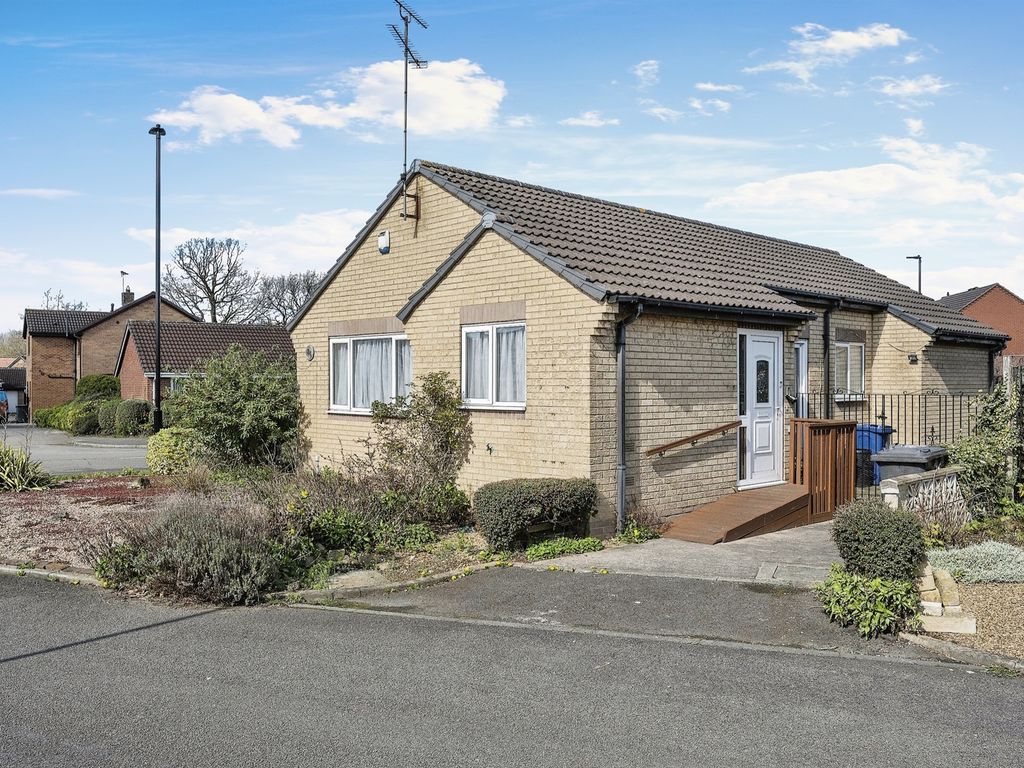 3 bed detached bungalow for sale in Parkway, Armthorpe, Doncaster DN3