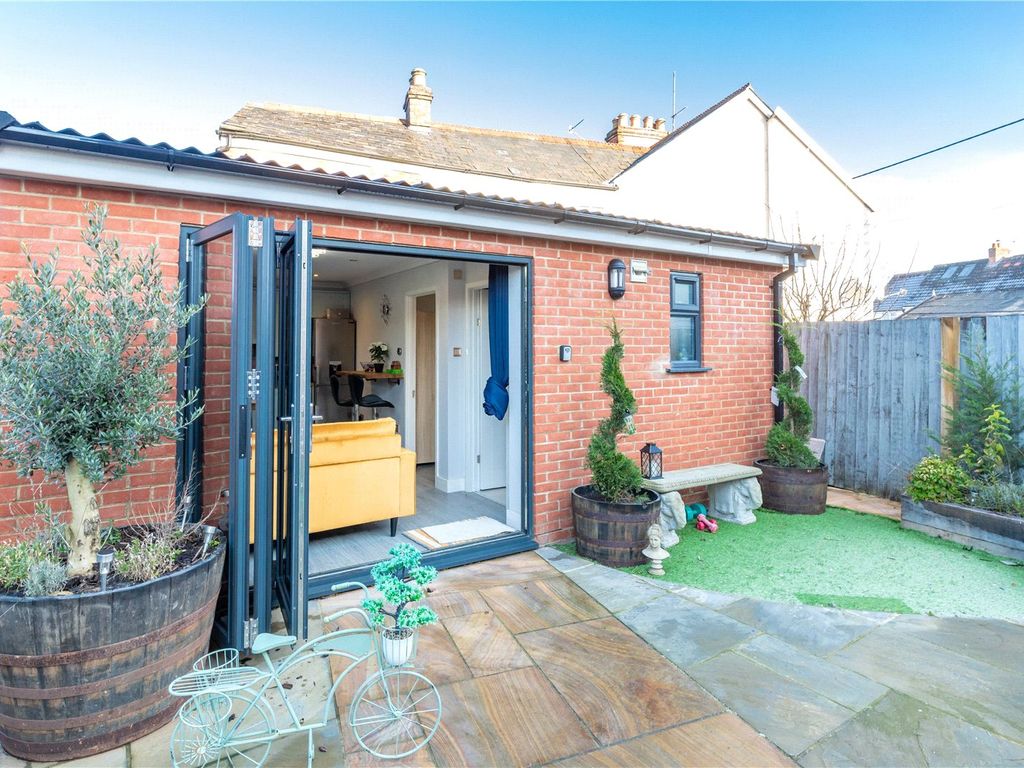 1 bed flat to rent in Banbury Road, Bicester OX26, £1,000 pcm Zoopla