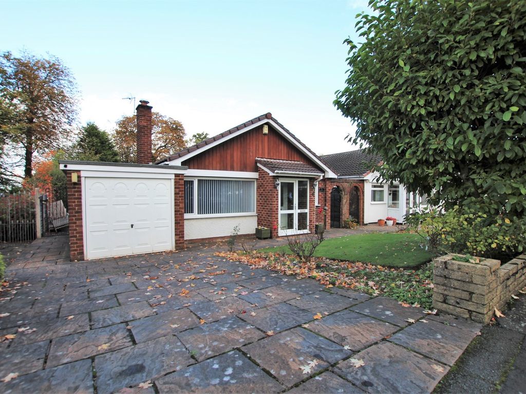3 bed detached bungalow for sale in Woburn Drive, Hale, Altrincham WA15 Zoopla