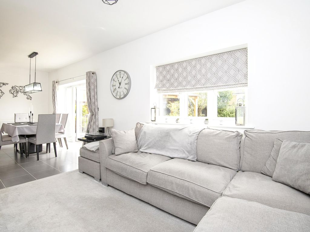 4 bed detached house for sale in Kingsborough Drive, Sheerness ME12, £