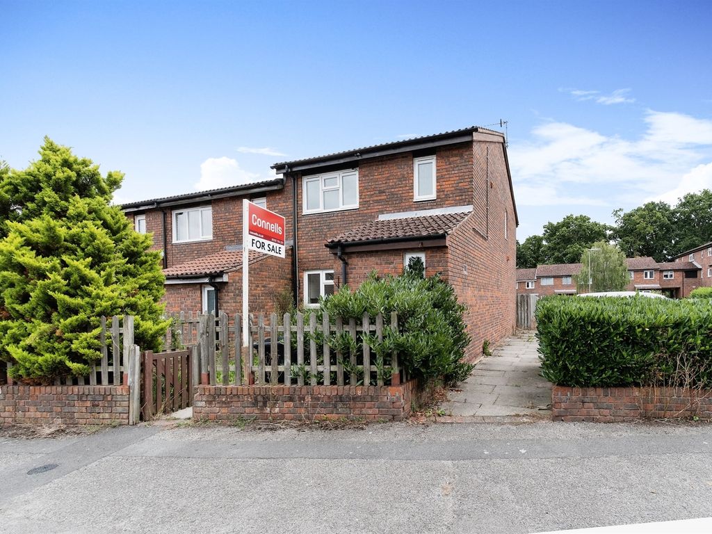 3 bed end terrace house for sale in Bushfield Drive, Redhill RH1 Zoopla