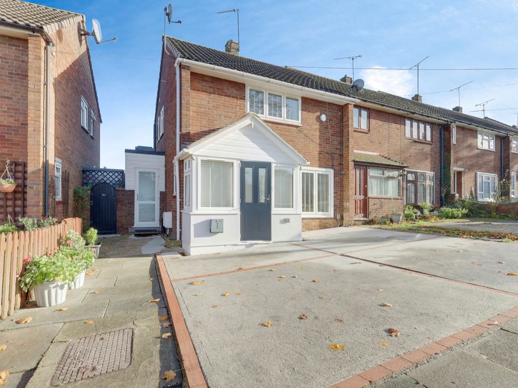 2 bed semidetached house for sale in Bridgwater Drive, WestcliffOn