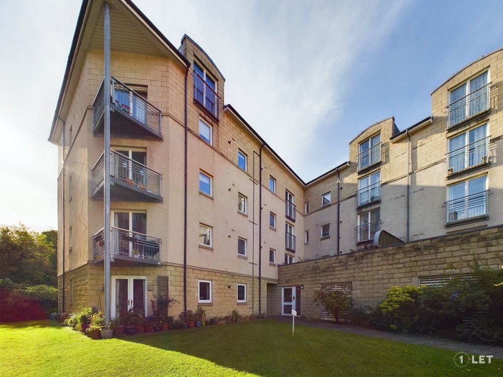 2 bed flat to rent in Crewe Road North, Crewe Toll, Edinburgh EH5, £