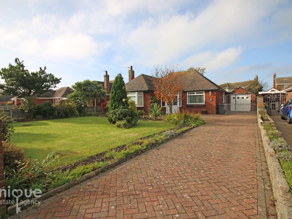 2 bed bungalow for sale in Broadway, Fleetwood FY7, £265,000 Zoopla