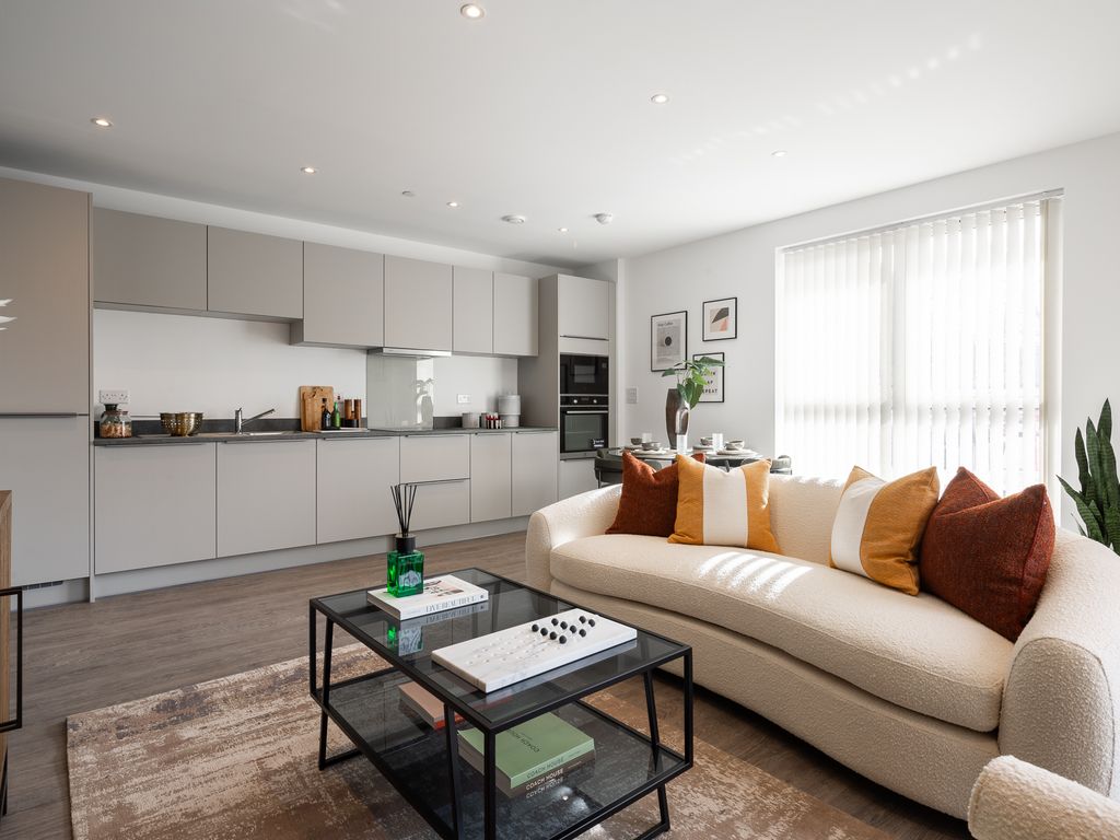 New home, 2 bed flat for sale in Bloomsbury Avenue, London N14, £