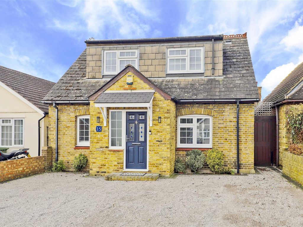 4 bed detached bungalow for sale in Micawber Avenue, Hillingdon UB8, £