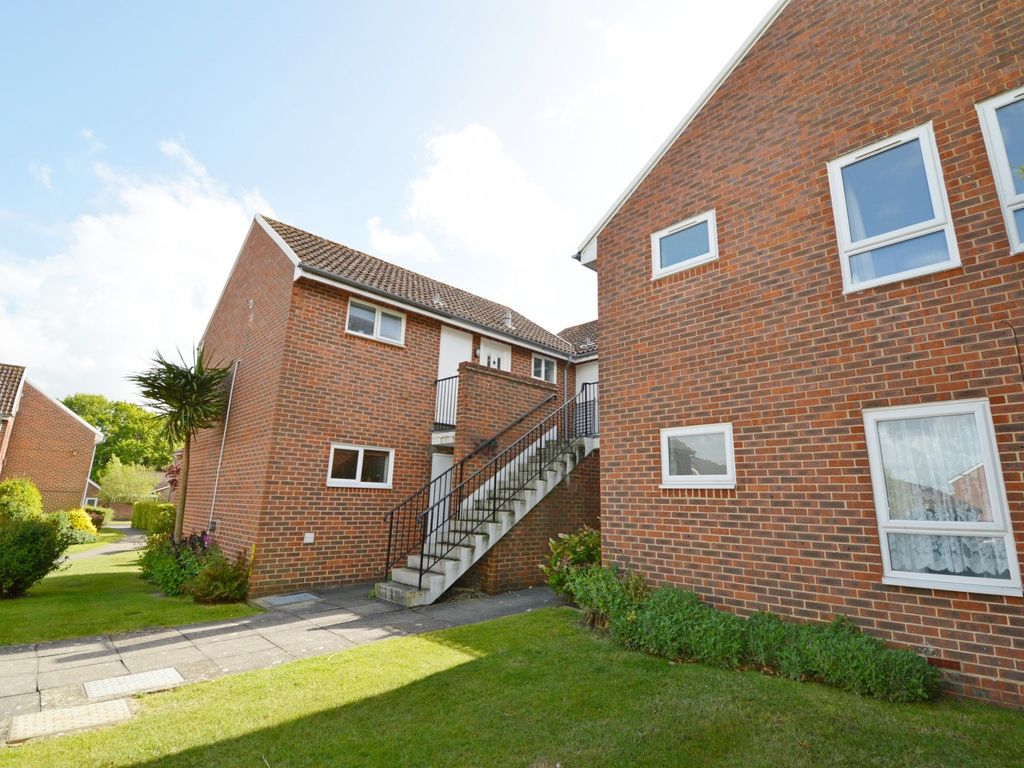 1 bed flat to rent in Moggs Mead, Petersfield GU31 Zoopla