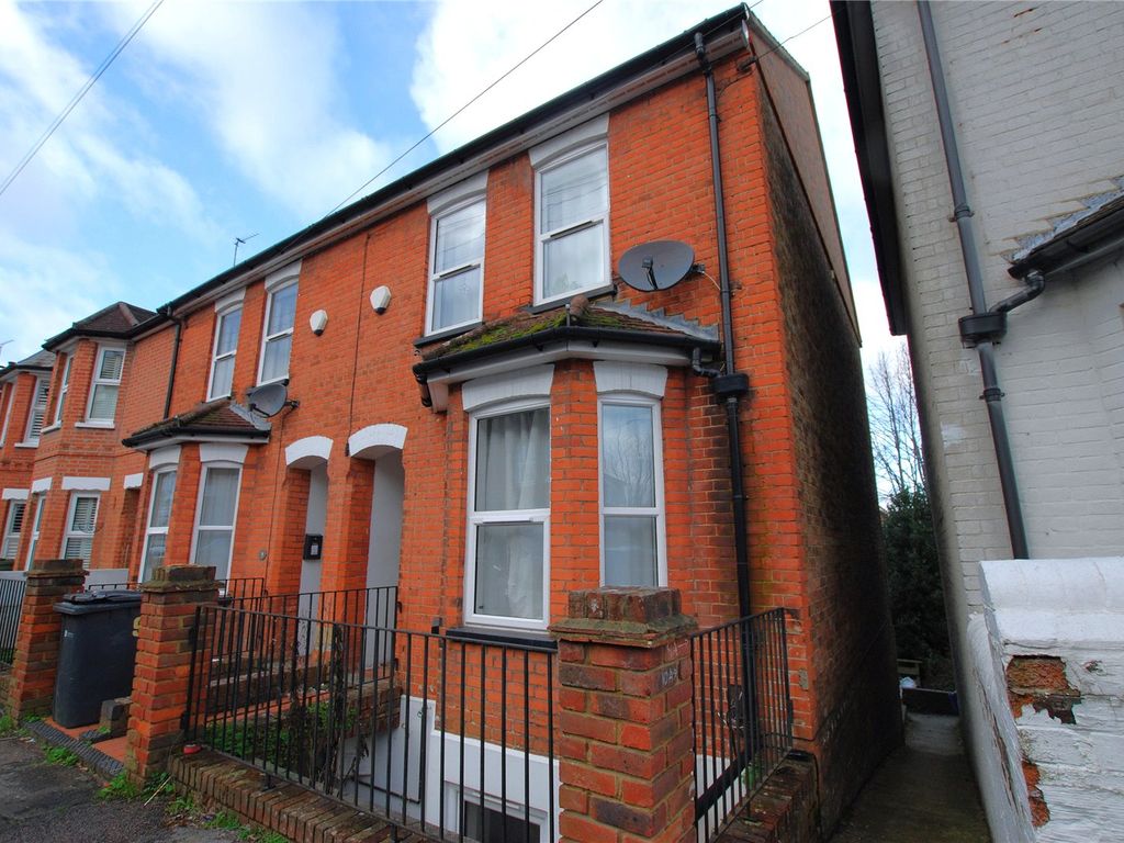 1 bed flat to rent in Testard Road, Guildford, Surrey GU2, £1,250 pcm