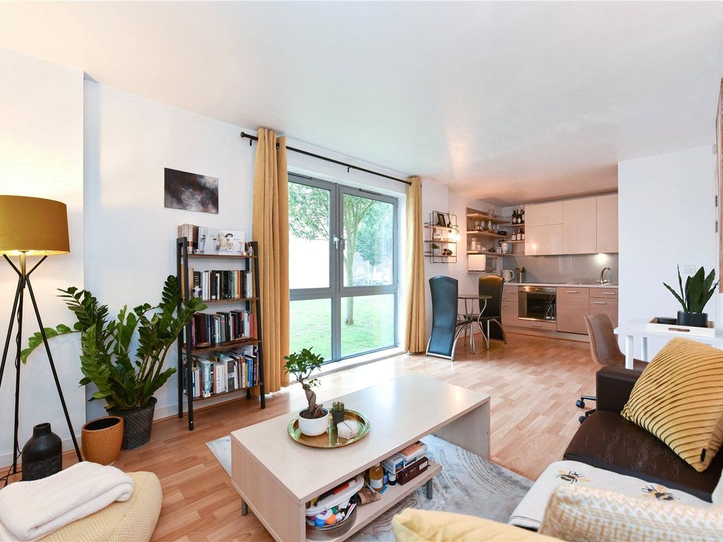 1 bed flat to rent in Utah Building, Deals Gateway, Lewisham, London