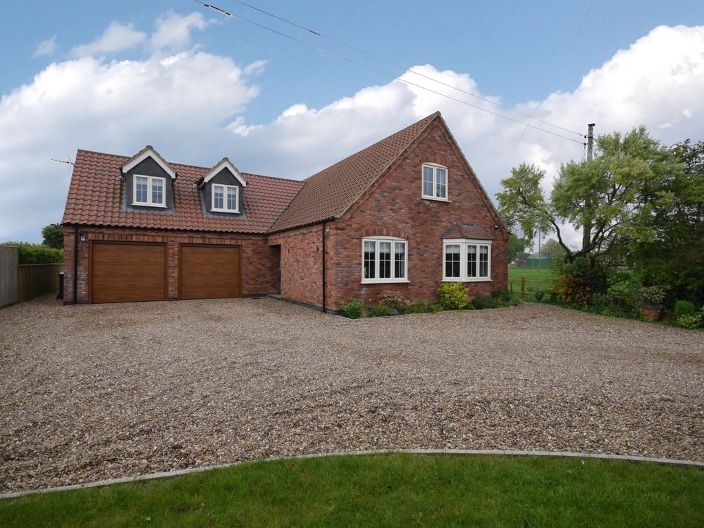 3 bed detached bungalow for sale in Wainfleet Road, Irby In The Marsh