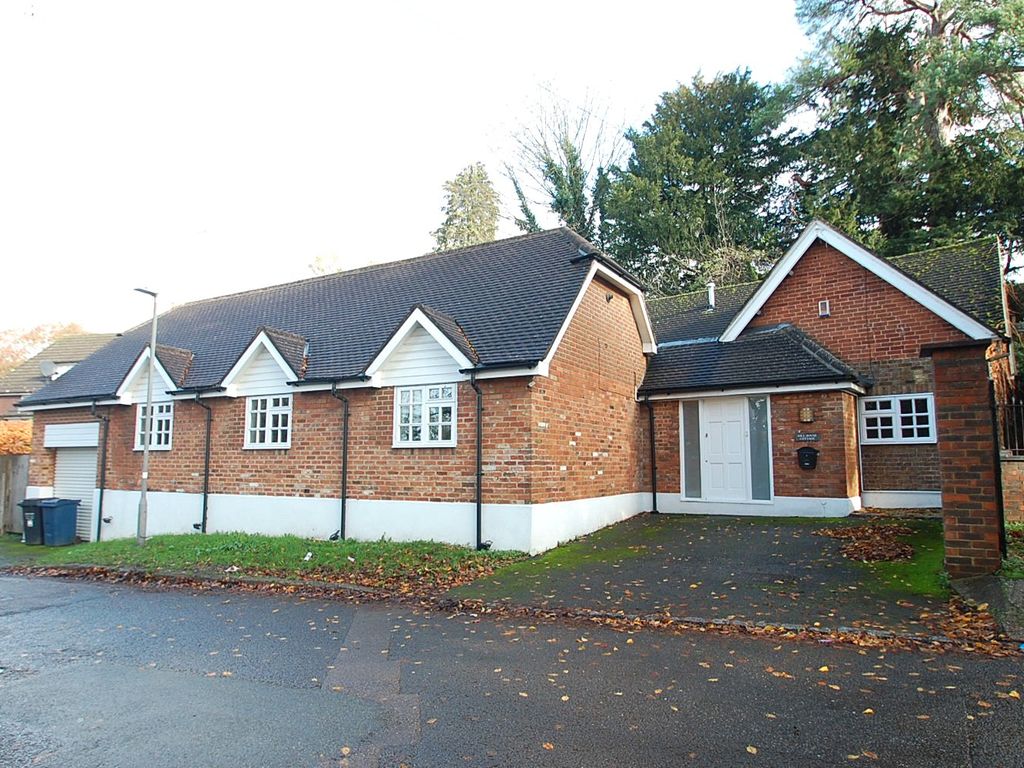 4 bed detached house for sale in Gravel Hill, Chalfont St. Peter SL9