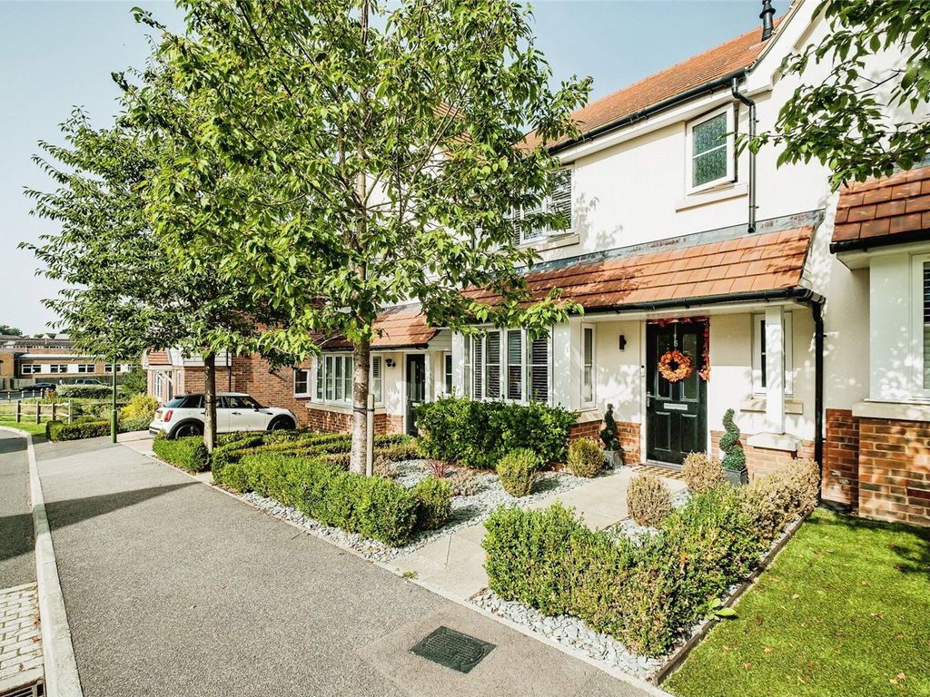 3 bed terraced house for sale in Watermeadow Lane, Storrington