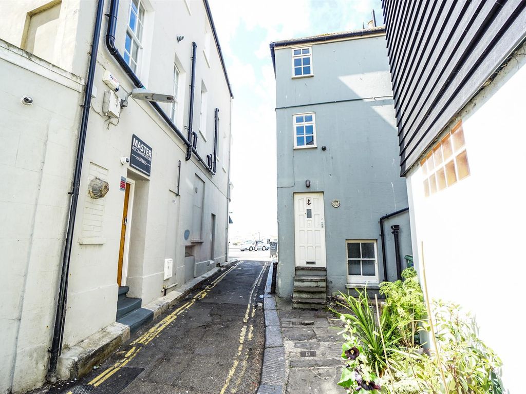 2 bed end terrace house for sale in West Street, Old Town, Hastings