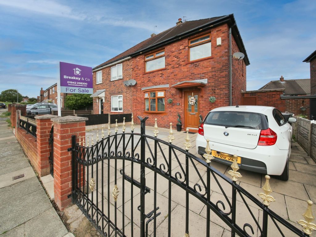 3 bed semidetached house for sale in The Green, Wigan, Lancashire WN5