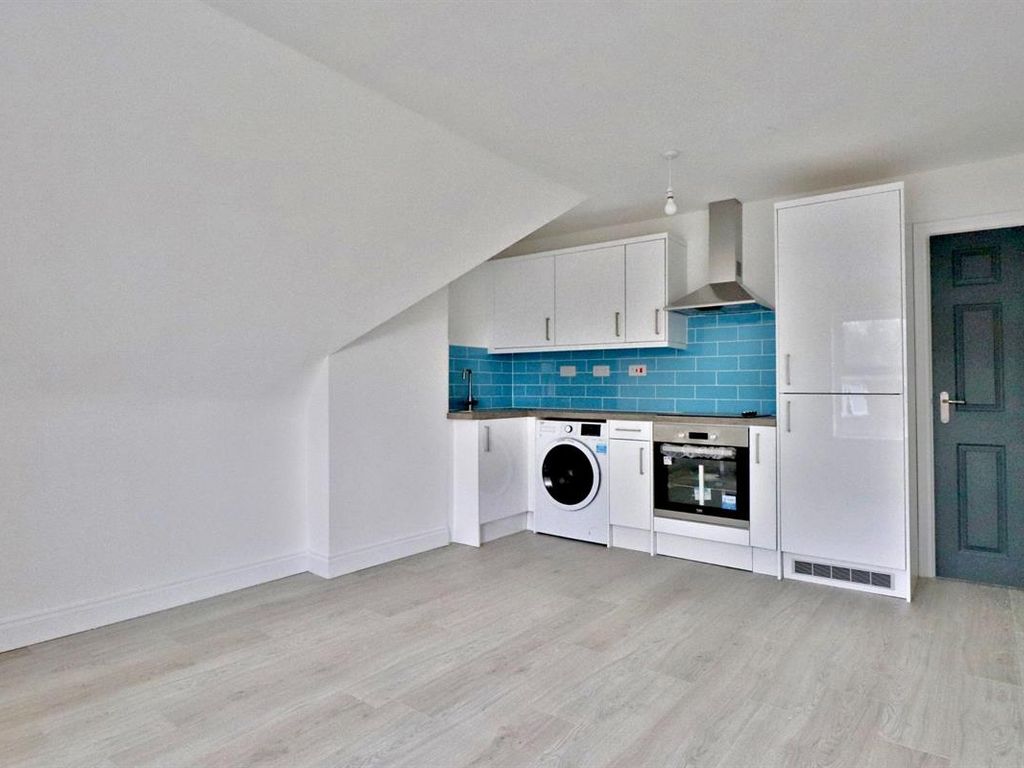 1 bed flat to rent in St. Michaels Road, Bedford MK40, £875 pcm Zoopla