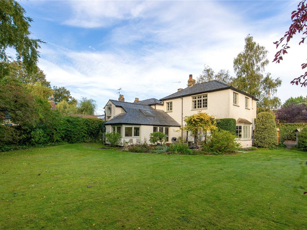 4 bed semidetached house for sale in Woollards Lane, Great Shelford