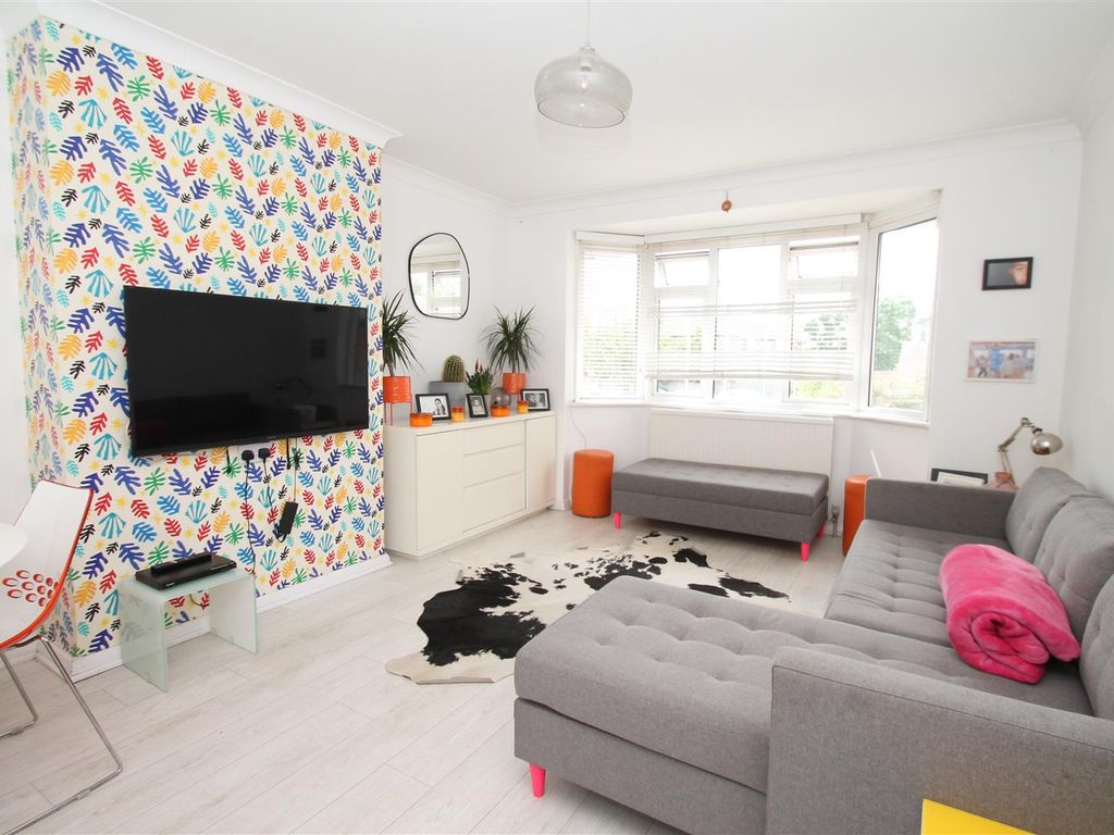 2 bed for sale in The Walk, Potters Bar EN6, £425,000 Zoopla