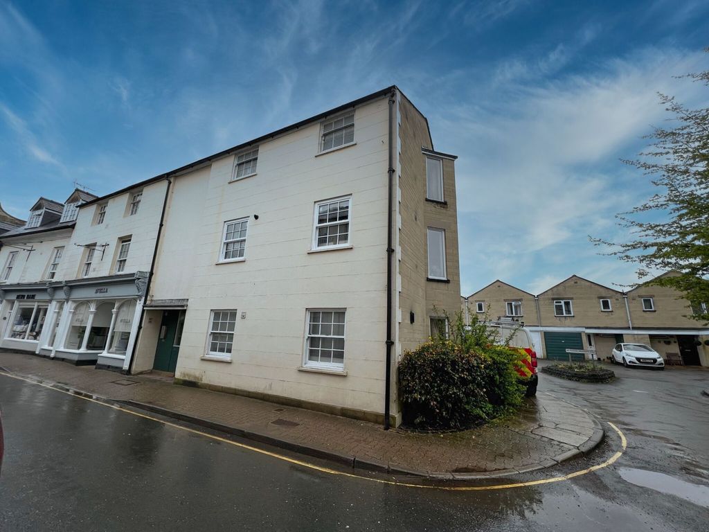 1 bed flat for sale in Dollar Street, Cirencester, Glos. GL7 Zoopla