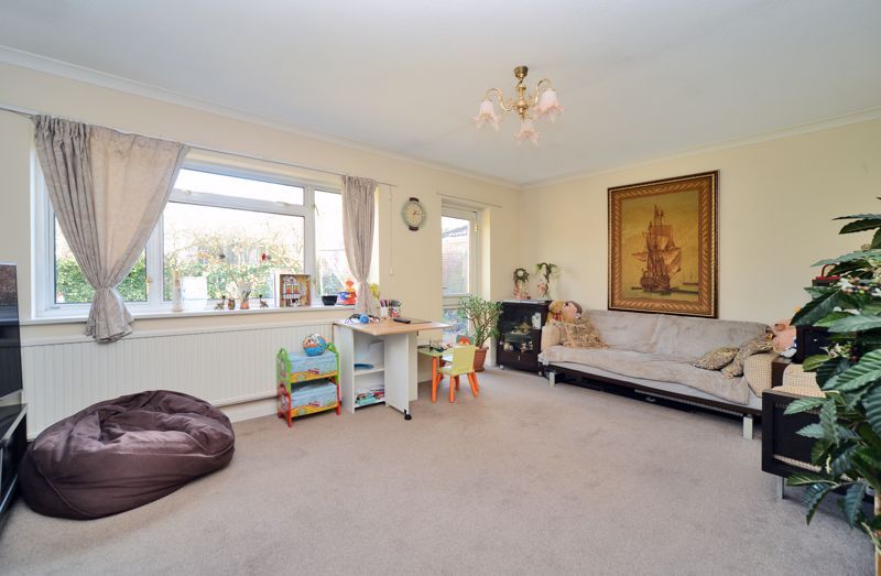 3 bed bungalow for sale in Nuffield Drive, Owlsmoor, Sandhurst GU47