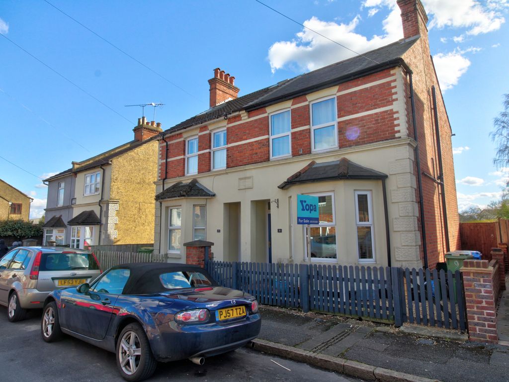 3 bed semidetached house for sale in Stone Street, Aldershot GU12 Zoopla