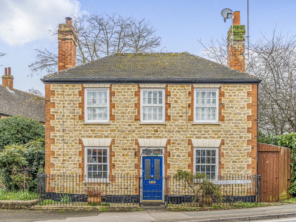 3 bed detached house for sale in Marlborough Street, Faringdon
