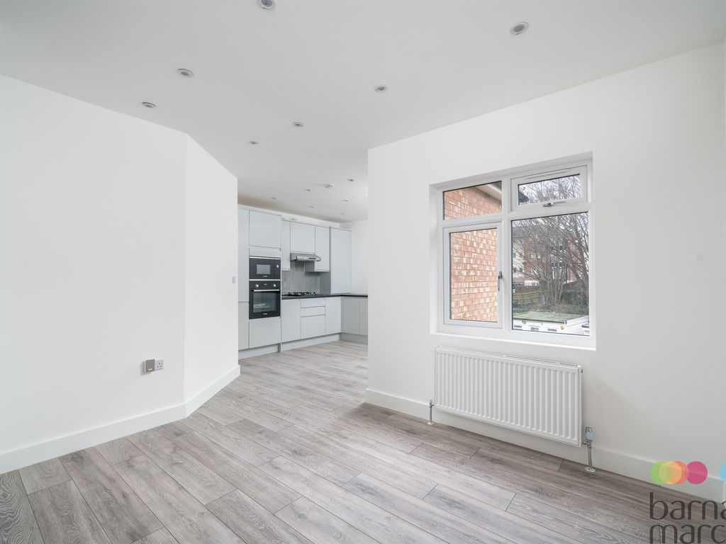 New home, 3 bed flat for sale in Fernwood Crescent, Whetstone, London