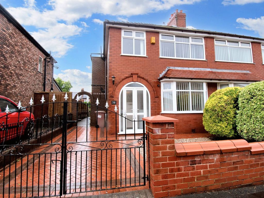 4 bed semidetached house for sale in Mitchell Road, St. Helens WA10, £
