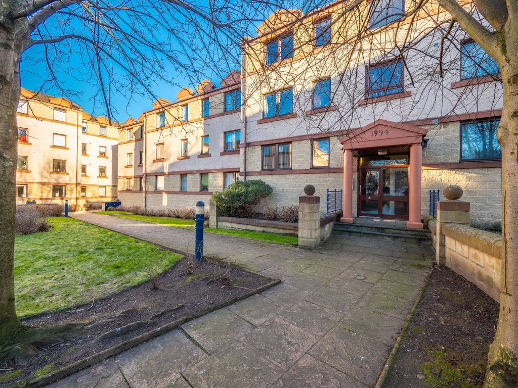 2 bed flat for sale in 12/4 Dorset Place, Edinburgh EH11, £260,000 Zoopla