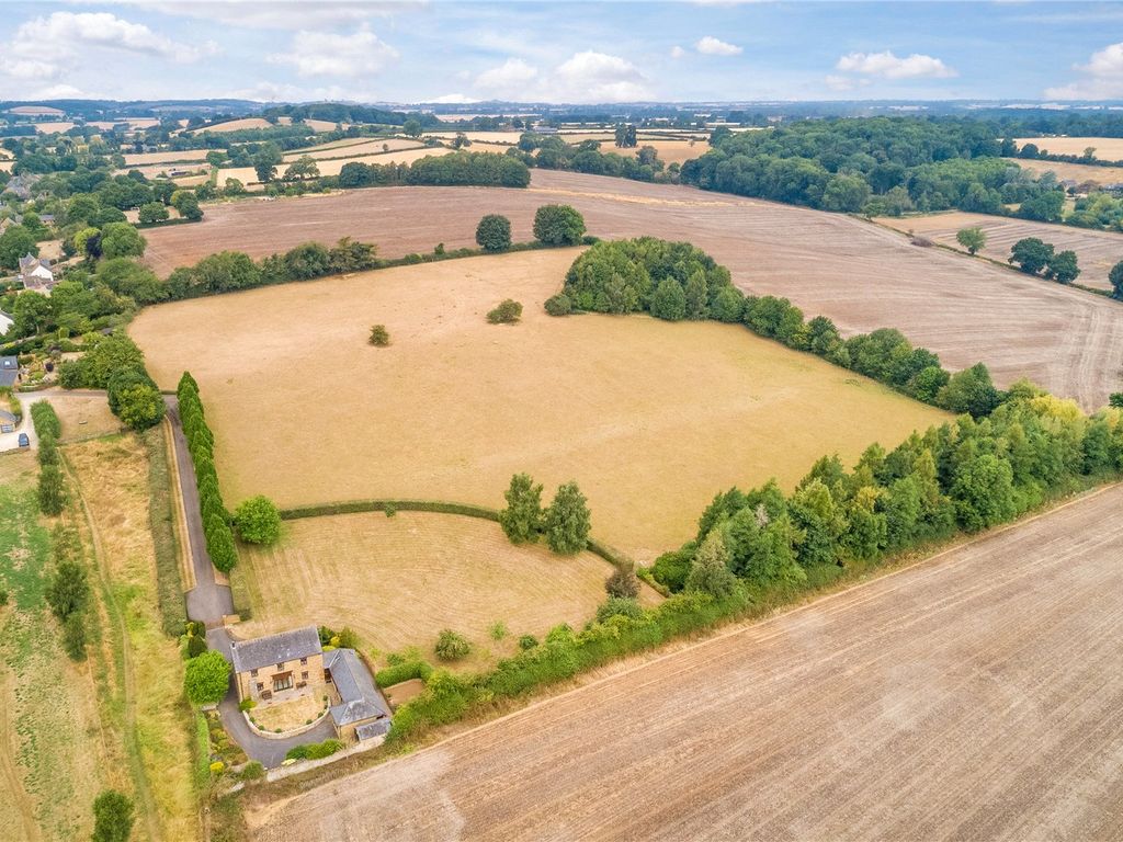 4 bed country house for sale in School Lane, North Newington, Banbury