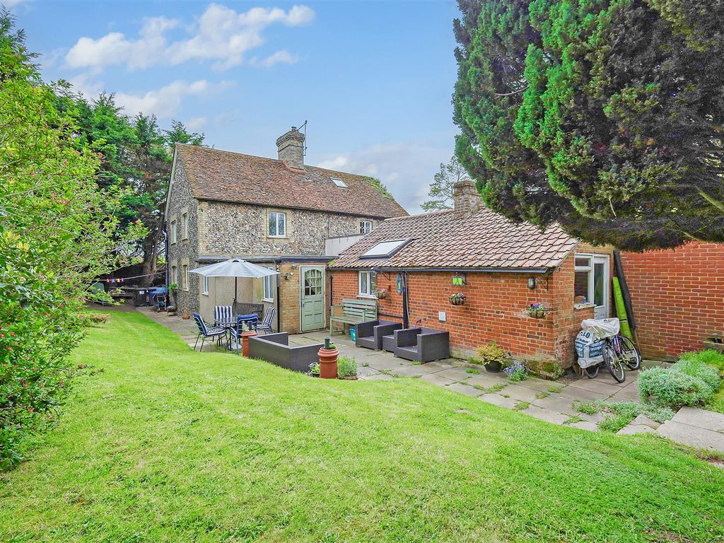 3 bed semidetached house for sale in Station Hill, Westmill