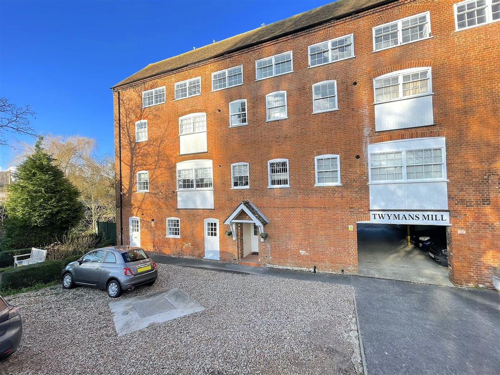 1 bed flat for sale in West Street, Faversham ME13 Zoopla