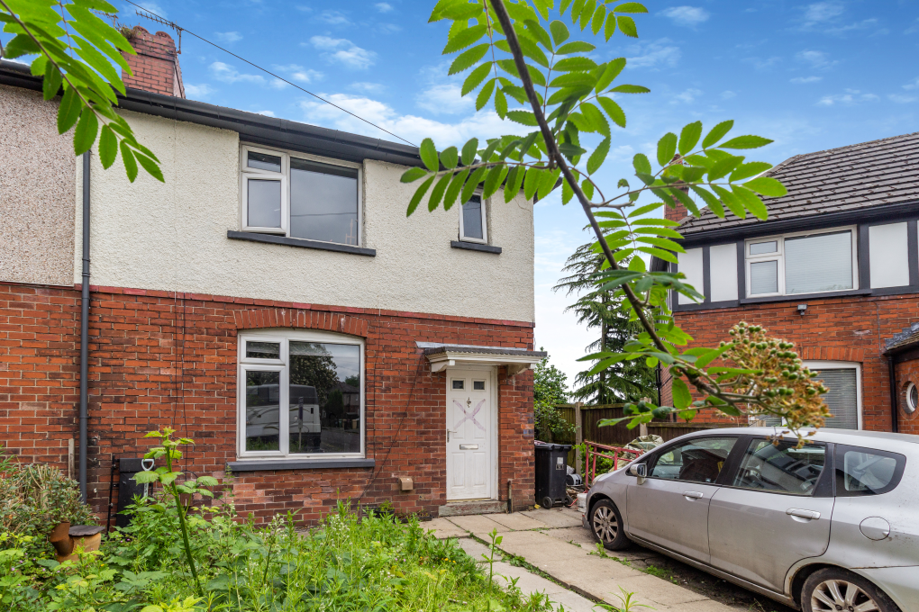 3 bed semidetached house for sale in Doyle Road, Bolton BL3, £160,000