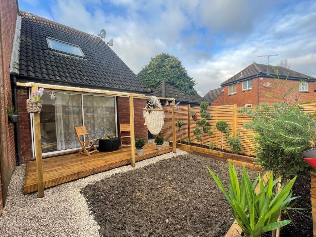 1 bed semidetached house for sale in 19 Truesdale Road, Beckton, London E6 Zoopla