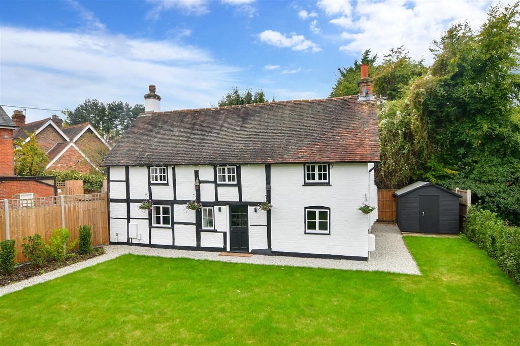 2 bed property for sale in Little Bookham Street, Bookham, Leatherhead