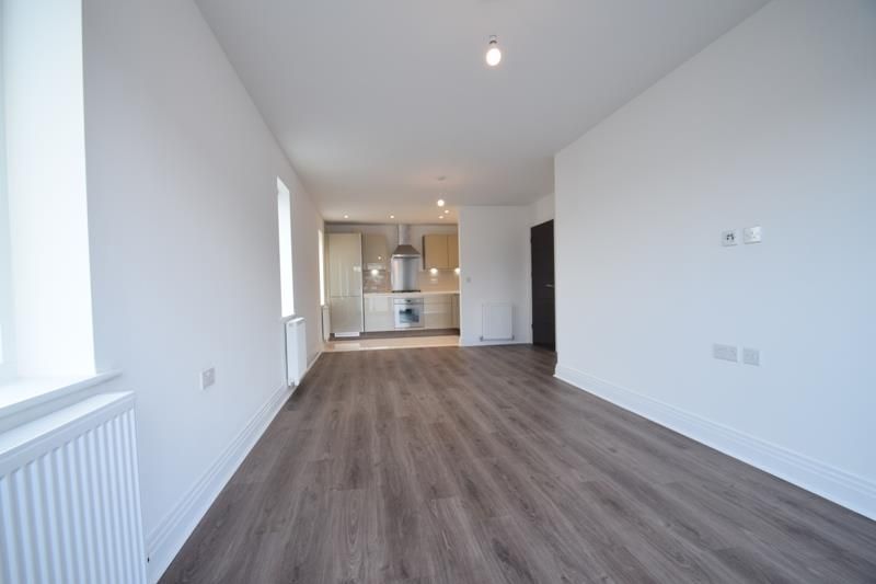 2 bed flat to rent in Metro House, Pinner Road, Northwood HA6, £1,750 pcm Zoopla