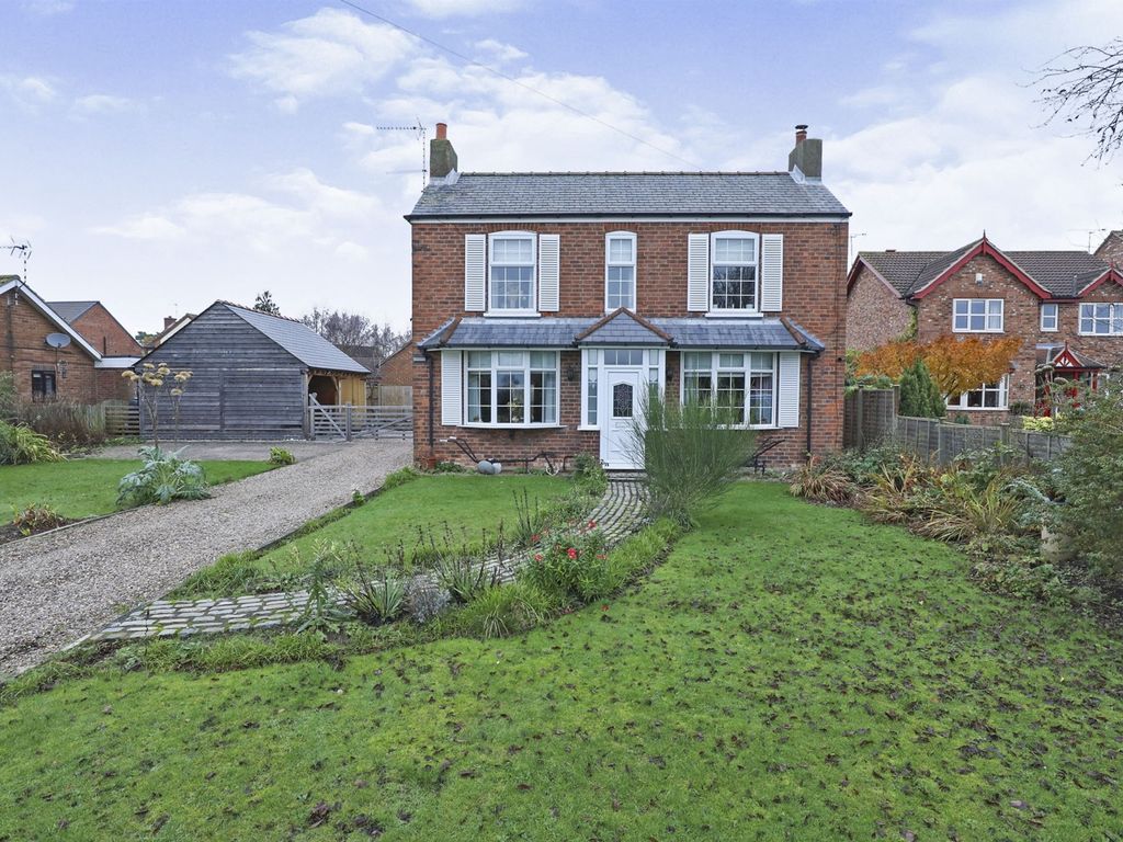 3 bed detached house for sale in Doncaster Road, Westwoodside