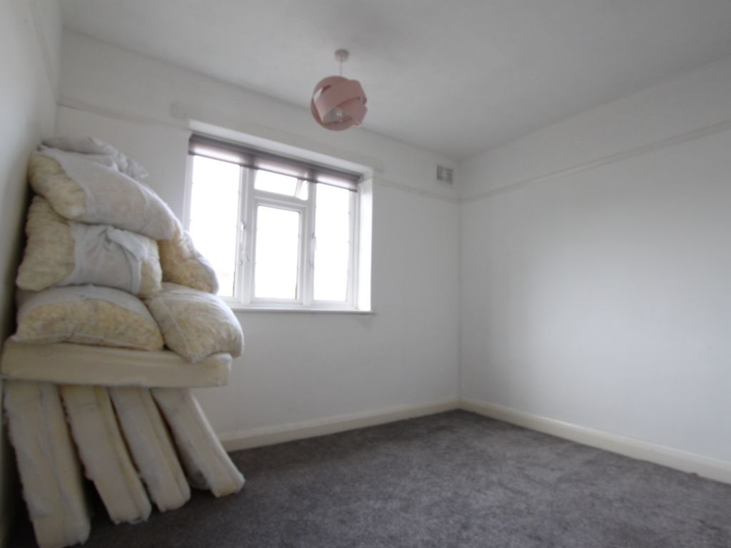 2 bed flat for sale in Amblecote Road, Grove Park, London SE12 Zoopla