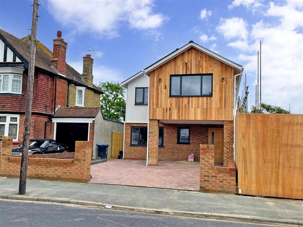 4 bed detached house for sale in Gladstone Road, Broadstairs, Kent CT10