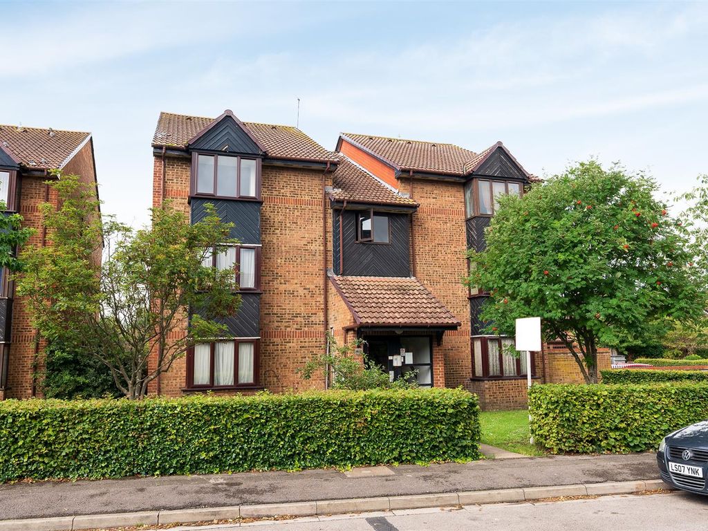 Studio to rent in Hawthorne Crescent, West Drayton UB7 Zoopla