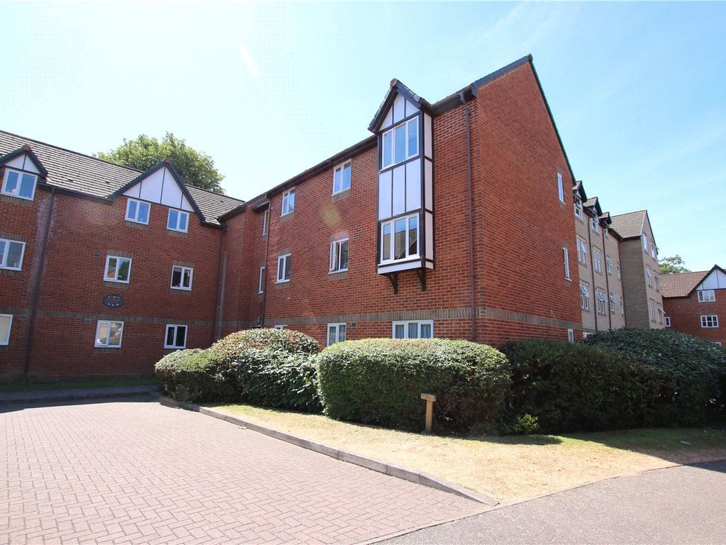 2 bed flat for sale in Radnor House, Rembrandt Way, Reading, Berkshire RG1 Zoopla