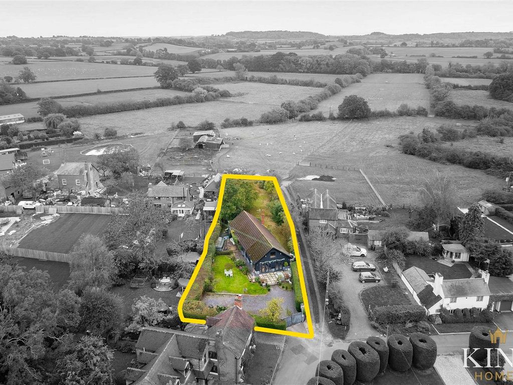 2 bed detached bungalow for sale in Pratts Lane, Mappleborough Green