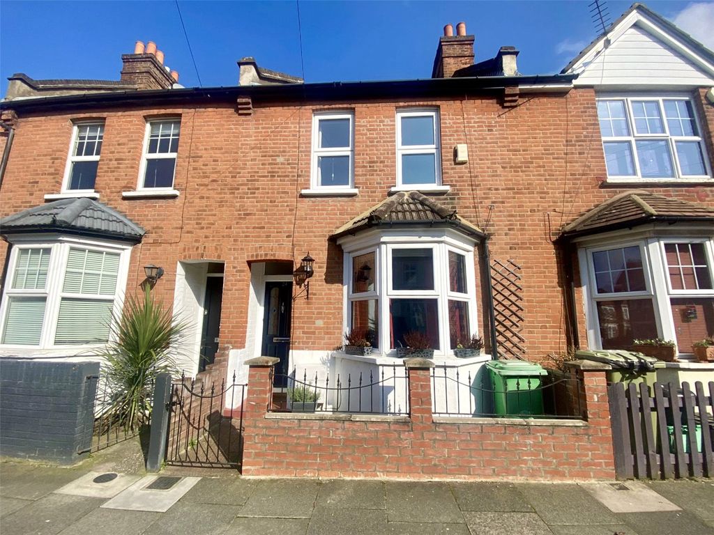 3 bed terraced house to rent in Road, Bromley BR1, £2,100 pcm